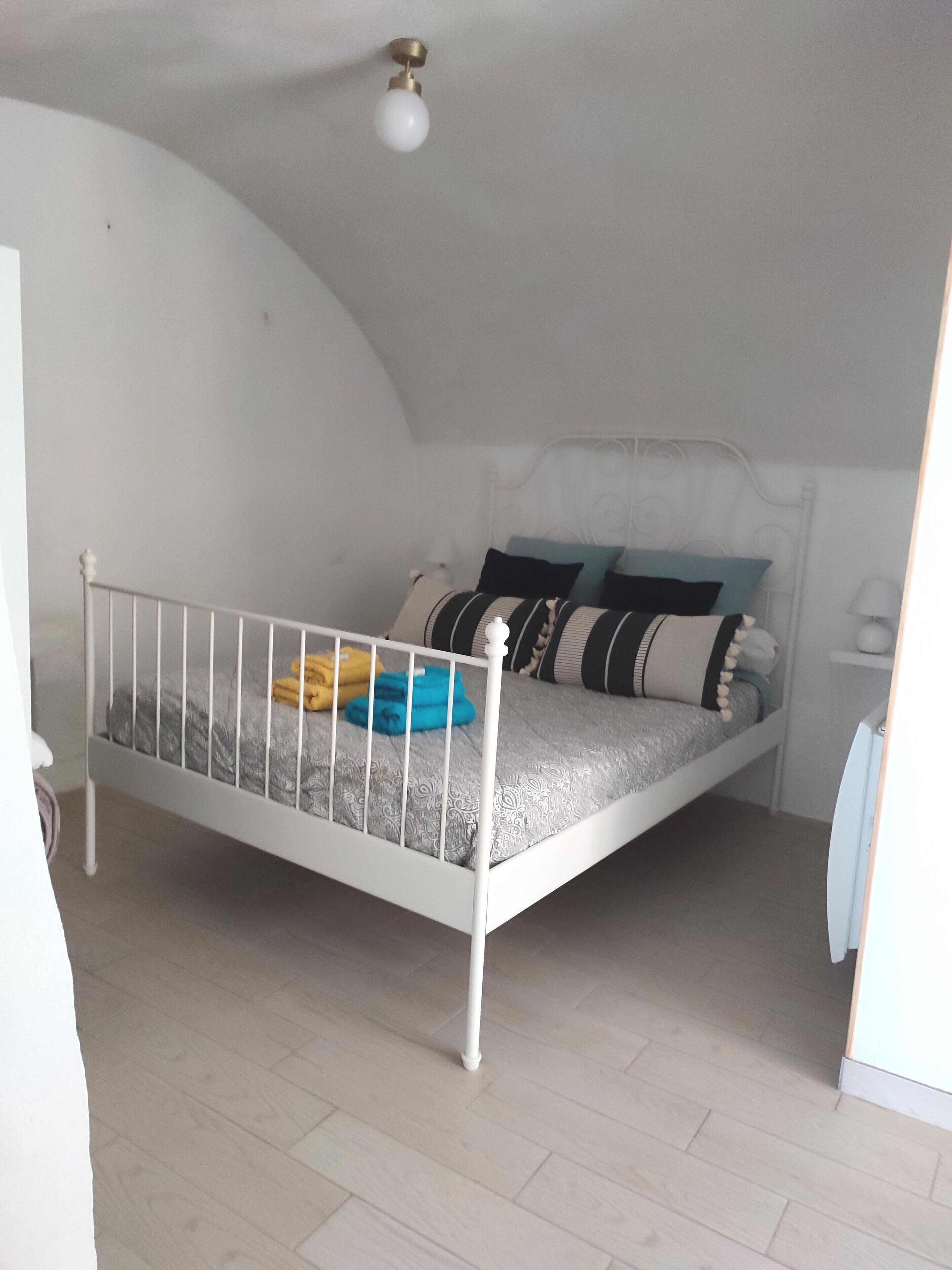 1 slaapkamer, luxe beddengoed, een strijkplank/strijkijzer, gratis wifi