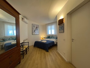 5 chambres, fer et planche à repasser, lit parapluie, Wi-Fi gratuit
