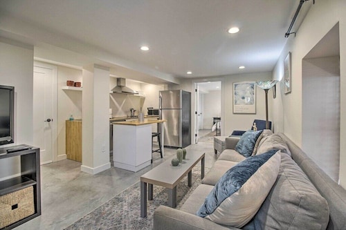Contemporary Condo in Quiet Locale!