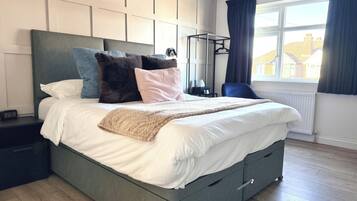 Standard Double or Twin Room | Premium bedding, pillowtop beds, free minibar, desk