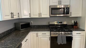 Fridge, microwave, oven, coffee/tea maker