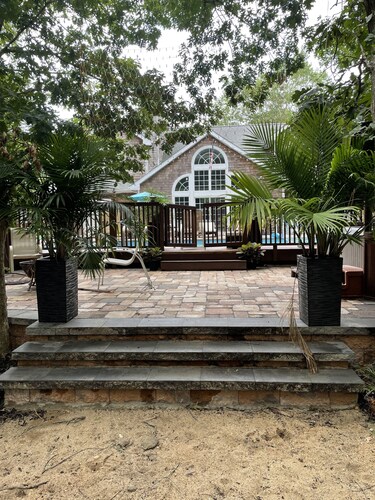 Gorgeous private Hamptons house with pool and volleyball court