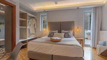 6 bedrooms, hypo-allergenic bedding, in-room safe