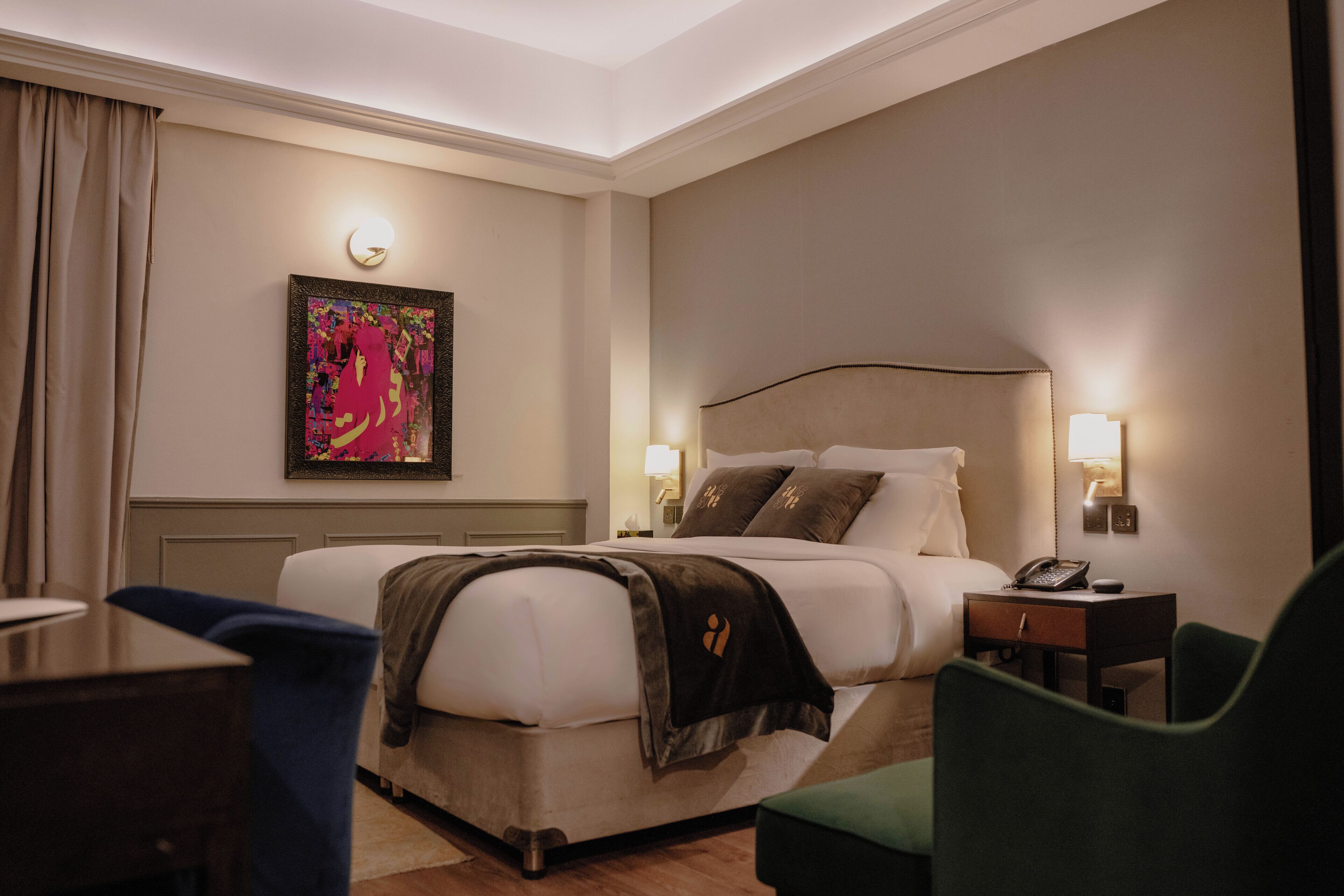 Egyptian cotton sheets, premium bedding, minibar, individually decorated