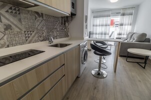 Ático | Zona de estar | Televisión de pantalla plana de 28 pulgadas con canales por cable