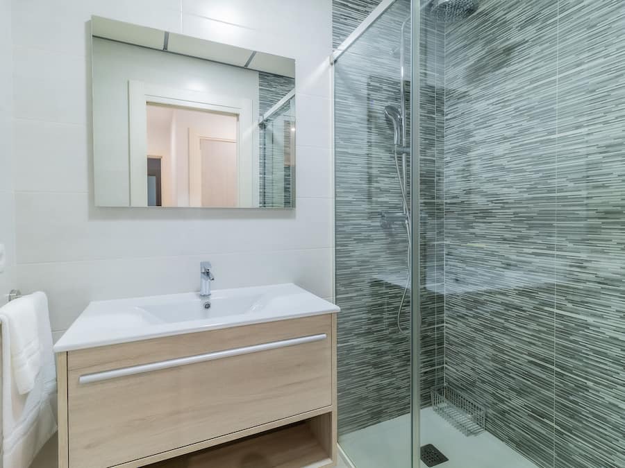 Grand Apartment | Bathroom | Towels, toilet paper