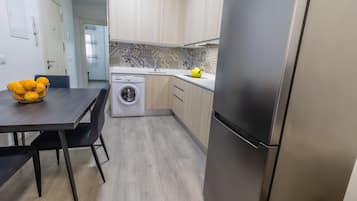 Apartemen Klasik | Area keluarga | Televisi layar datar 28-inci dengan saluran TV kabel dan TV