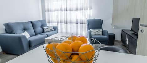 Télévision à écran plat de 28 pouces avec chaînes par câble, télévision