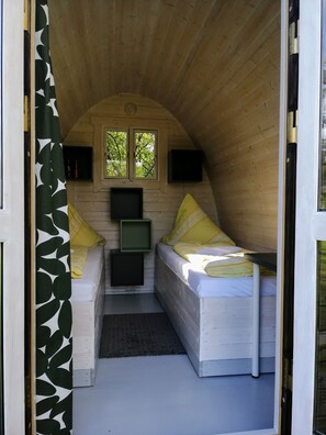 Basic-Ferienhütte, 2 Einzelbetten, Nichtraucher | Hochwertige Bettwaren, kostenloses WLAN, Bettwäsche