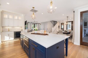 Interior - Stay @ Bikinis & Martinis (Isle Of Palms)