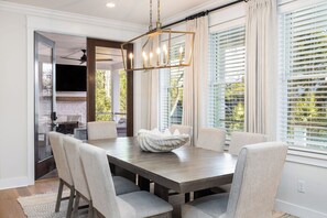 Dining - Stay @ Bikinis & Martinis (Isle Of Palms)