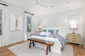 5 bedrooms, iron/ironing board, Internet, bed sheets