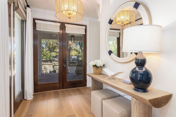 Interior - Stay @ Bikinis & Martinis (Isle Of Palms)