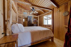 2 多间卧室、旅行婴儿床、免费 WiFi、床单