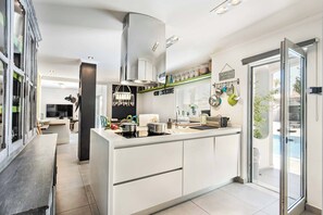 Fridge, microwave, oven