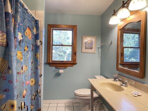 Towels - Captain Reid's Devereux:  Great getaway for two (Ocracoke)