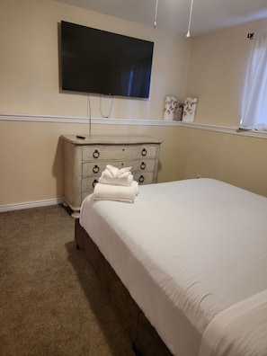 3 bedrooms, iron/ironing board, WiFi