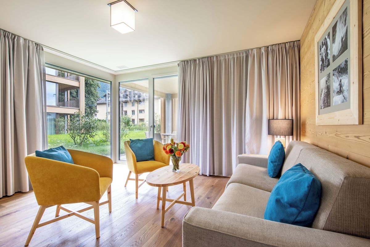 Standard Apartment, 3 Bedrooms | Living area