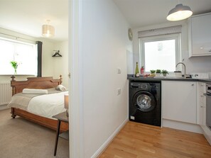1 bedroom, free WiFi, bed sheets - Waterside Park Annex (Kingsbridge)