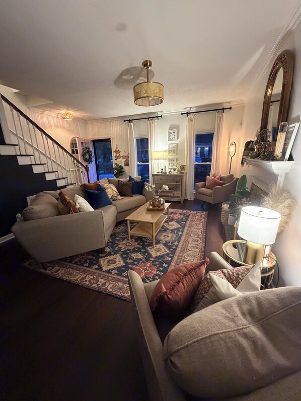 Smart TV, fireplace, books - Full Home: Historic Augusta (3.5 Miles To Course) (Augusta)