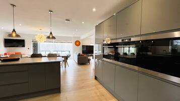 Fridge, microwave, oven, dishwasher