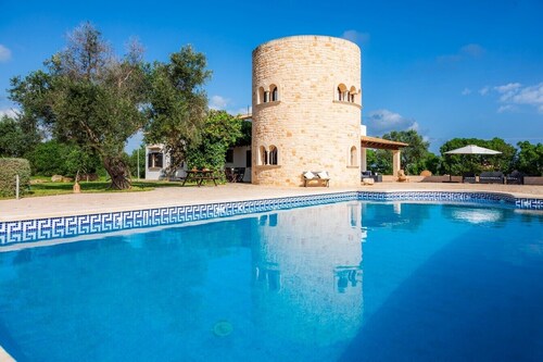 S'Atalaya Vella. Beautiful country house, Great privacy, 5 minutes to the beach