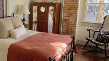 2 bedrooms, travel crib, WiFi, bed sheets