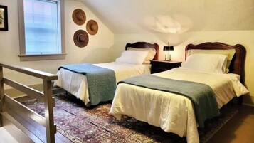 2 bedrooms, travel crib, WiFi, bed sheets