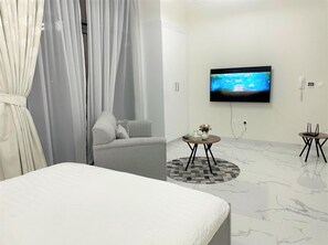 Fer et planche à repasser, Wi-Fi gratuit, draps fournis