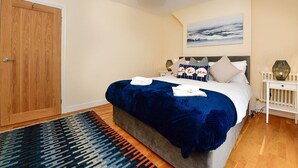 Cottage - Just Stay Wales - Castle Square Cottage (Swansea)