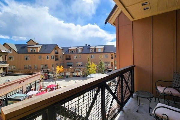 Welcome to this incredibly located condo situated near Main St. Station you can take in the view of the local restaurants, bars, and shops straight from your private balcony.