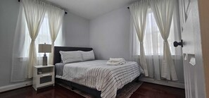 3 bedrooms, desk, iron/ironing board, travel cot