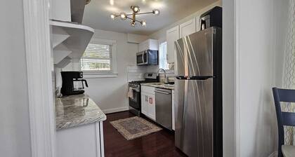 Spacious Family sized Home near Metro Station