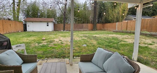 Spacious Family sized Home near Metro Station