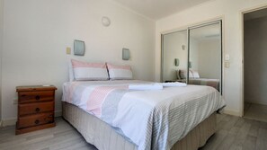 2 bedrooms, bed sheets