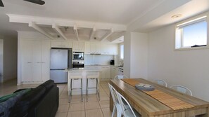 Interior - Sandcastles 6, Golf Club views (Bargara)