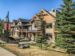 Exterior - Free Arcade Delightful Stay in Rocky Mountains (Dead Man`s Flats)