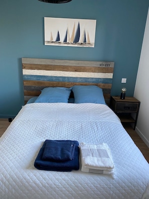 3 bedrooms, desk, iron/ironing board, free WiFi
