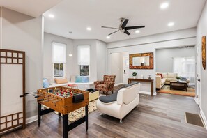 Games room - The Gathering Place - Spacious & Stylish- FREE 2-Car Garage - Center of Columbus (Columbus)