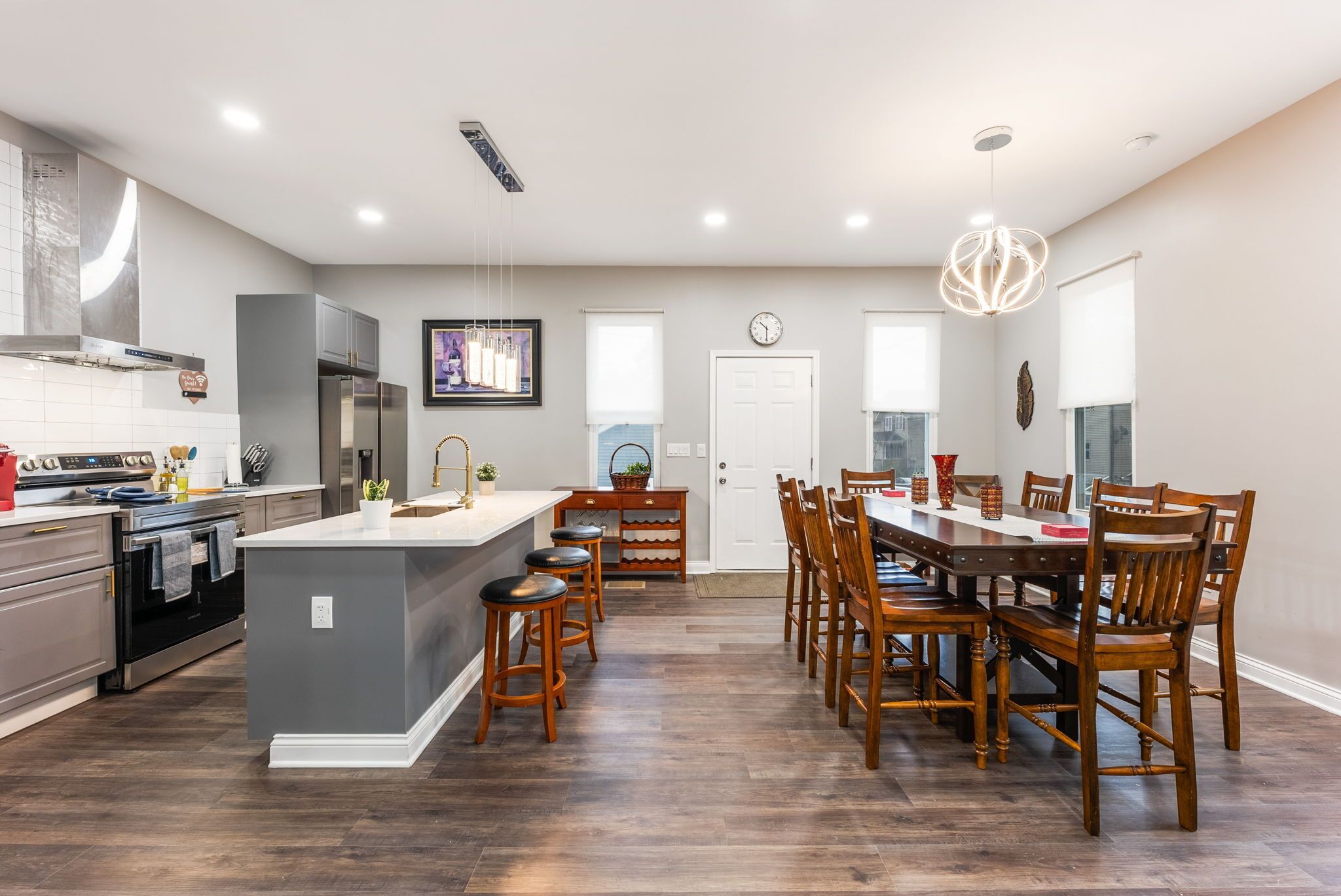 The Gathering Place - Spacious & Stylish- FREE 2-Car Garage - Center of Columbus