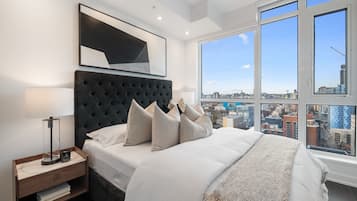 1 habitación, decoración personalizada, muebles diferentes y escritorio