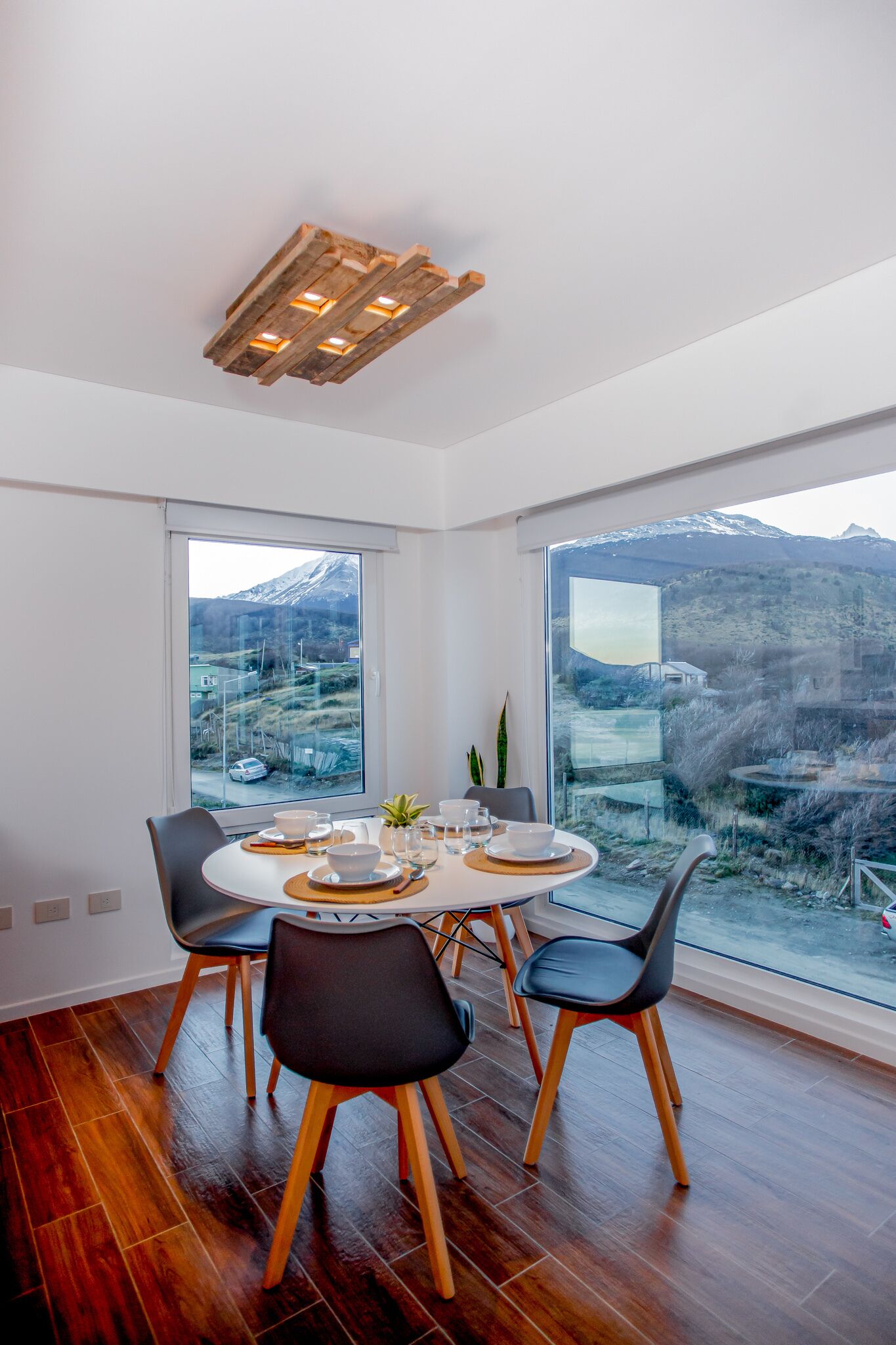 Departamento Deluxe, 1 habitación, baño privado, vista a la montaña | Comedor