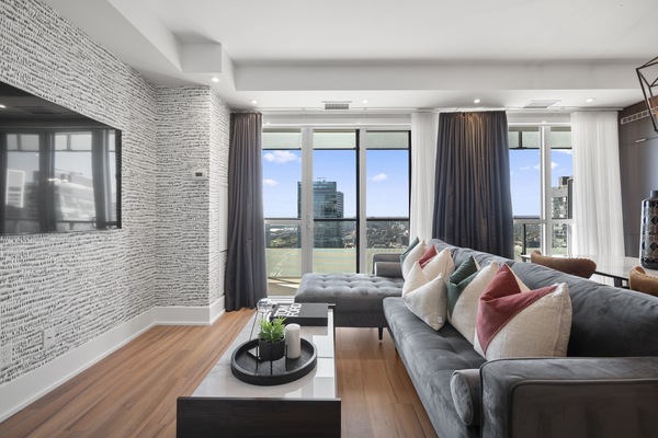 Business Suite, 1 Bedroom, Balcony | Living area | Smart TV