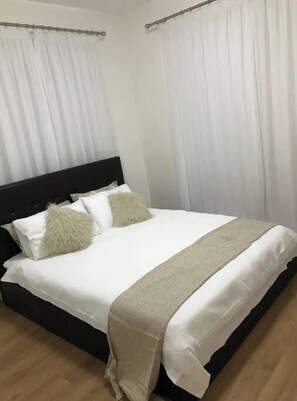 3 slaapkamers, een kluis op de kamer, een strijkplank/strijkijzer