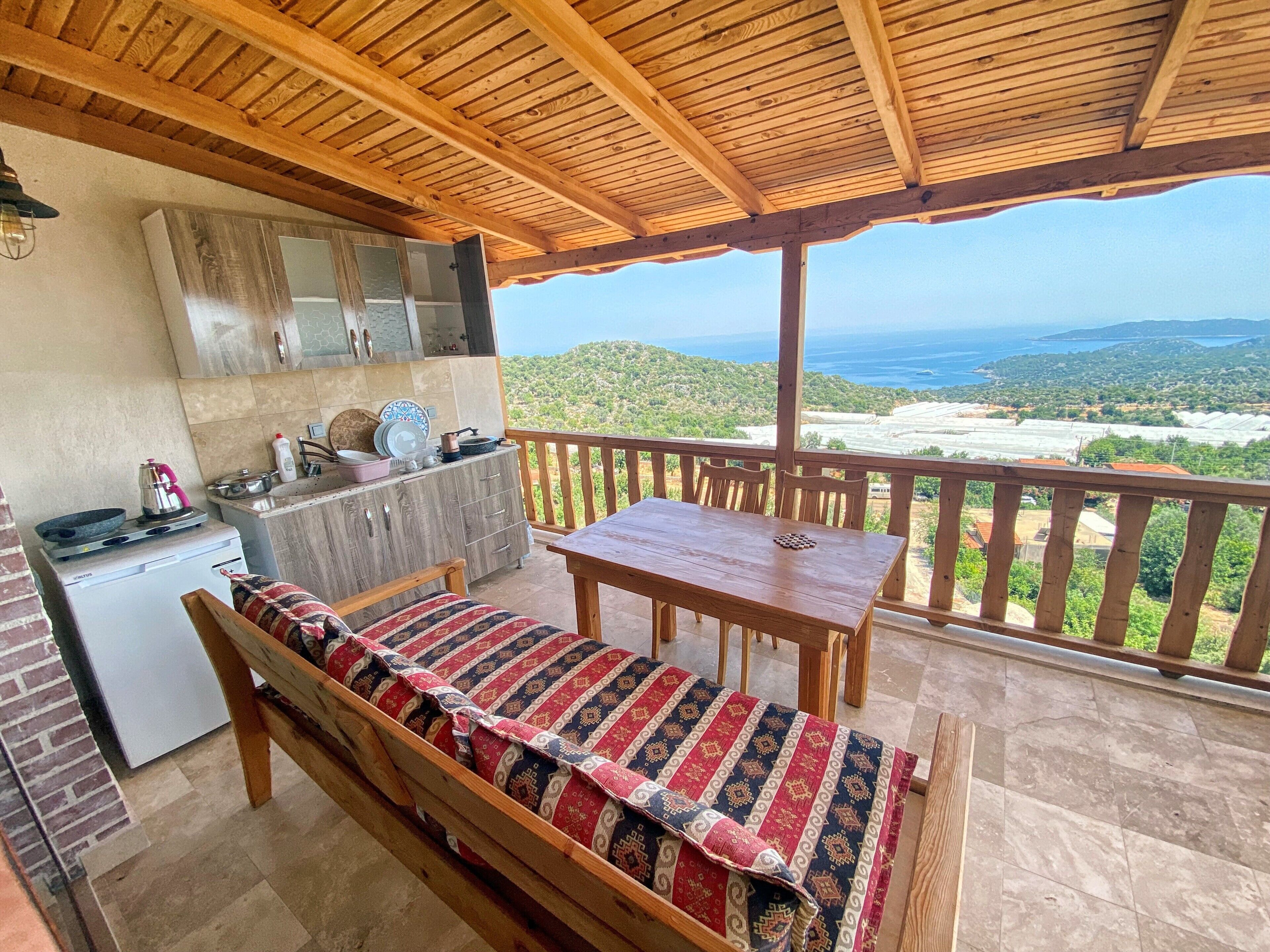 Minikylskåp, spishäll, kaffe- och tebryggare och riskokare