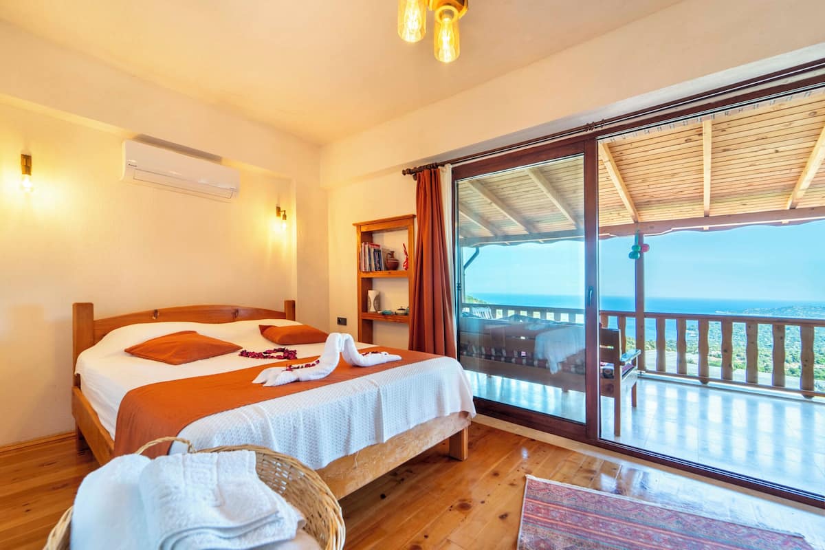 Classic Twin Room | Egyptian cotton sheets, premium bedding, individually decorated