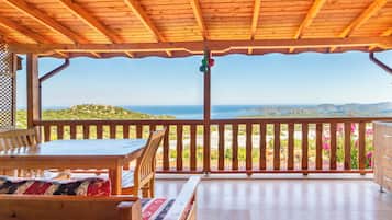 Quarto duplo clássico | Terraço/pátio
