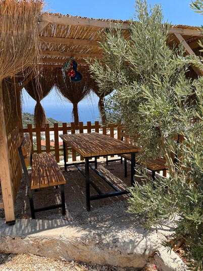 ISTLADA TAS EV APART