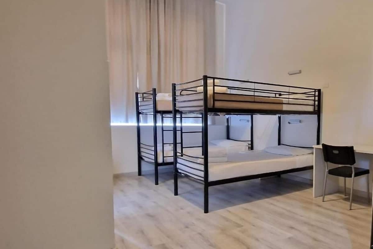 1 habitación, wifi gratis y ropa de cama