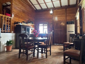 Dining - Cabin with luxurious views ideal for family relaxation (Sonsonate)